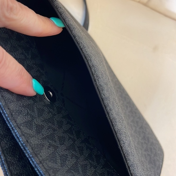 NWT MICHAEL KORS Jet Set Travel large  messenger CROSSBODY BAG blk gray pockets - Picture 6 of 17